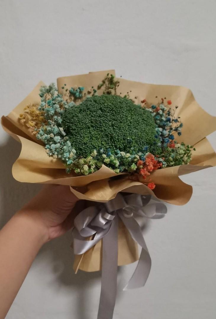 Mini budget bouquet 💐, Hobbies & Toys, Stationery & Craft, Flowers &  Bouquets on Carousell