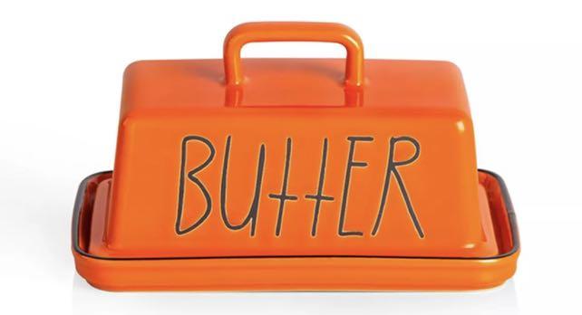 Ceramic Butter Dish with Lid (Category: Other Kitchenware & Tableware) located in Paranaque City. Submitted by vintagesoulmanila (Listing ID 1094586395, Image 1). Description: Ceramic Butter Dish with Lid Height: 4 inches Length: 7 inches Width: 5 inches.