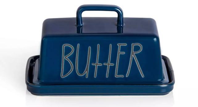 Ceramic Butter Dish with Lid (Category: Other Kitchenware & Tableware) located in Paranaque City. Submitted by vintagesoulmanila (Listing ID 1094586395, Image 2). Description: Ceramic Butter Dish with Lid Height: 4 inches Length: 7 inches Width: 5 inches.