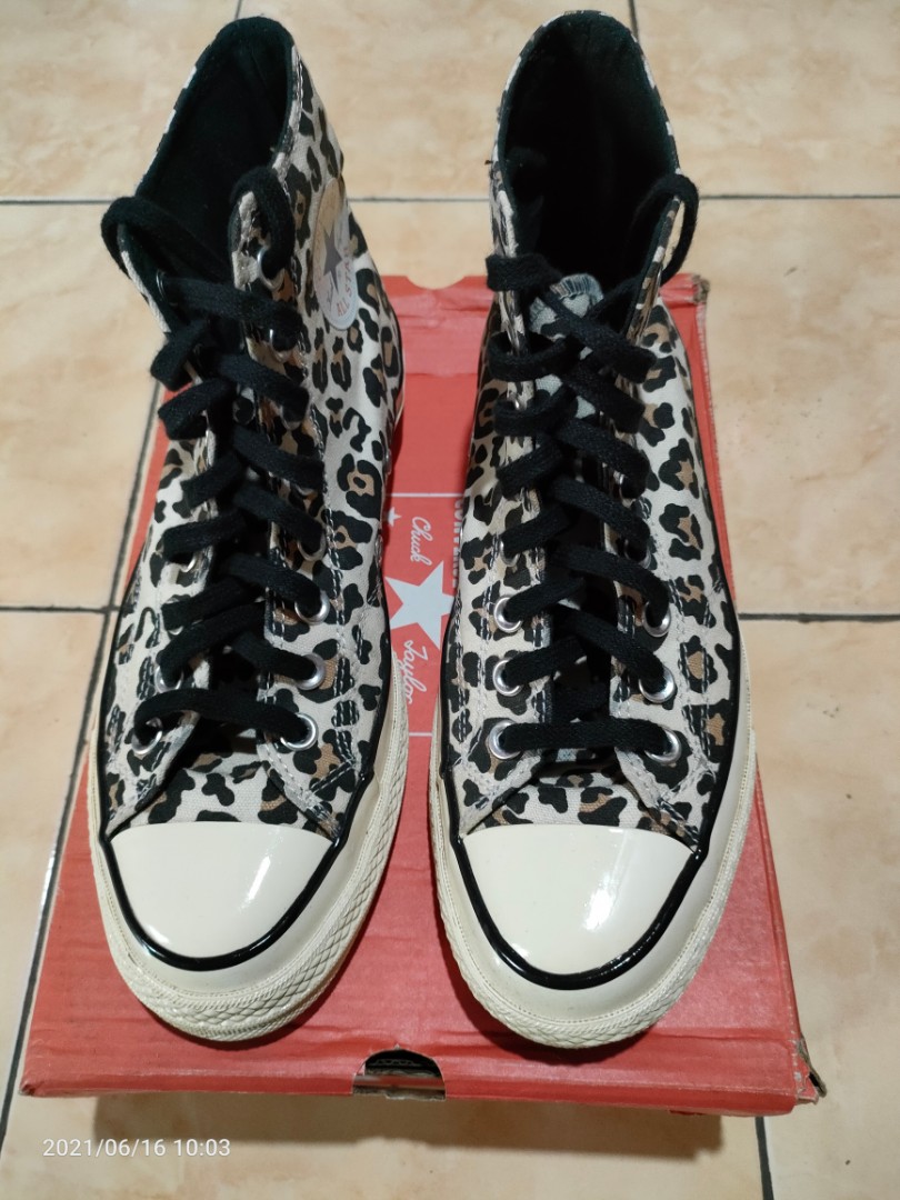 converse animal print low top