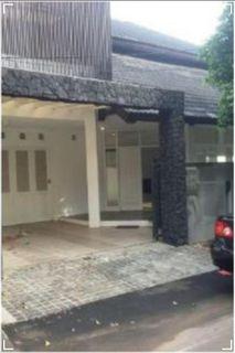 Dijual Rumah 2 Lantai, Renovasi, Siap Huni di Komplek Mega Cinere