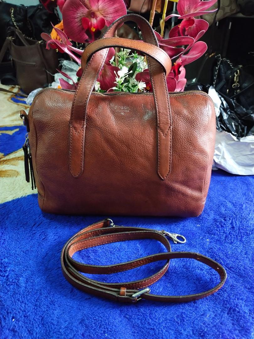 Fossil speedy bag top