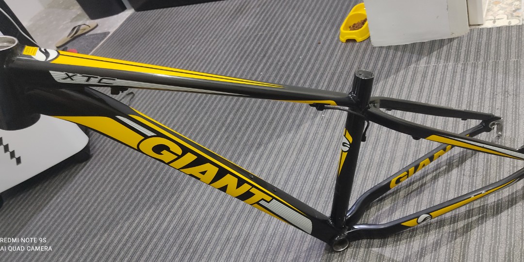 Giant XTC 27.5 Frame Small Sports Equipment Bicycles Parts