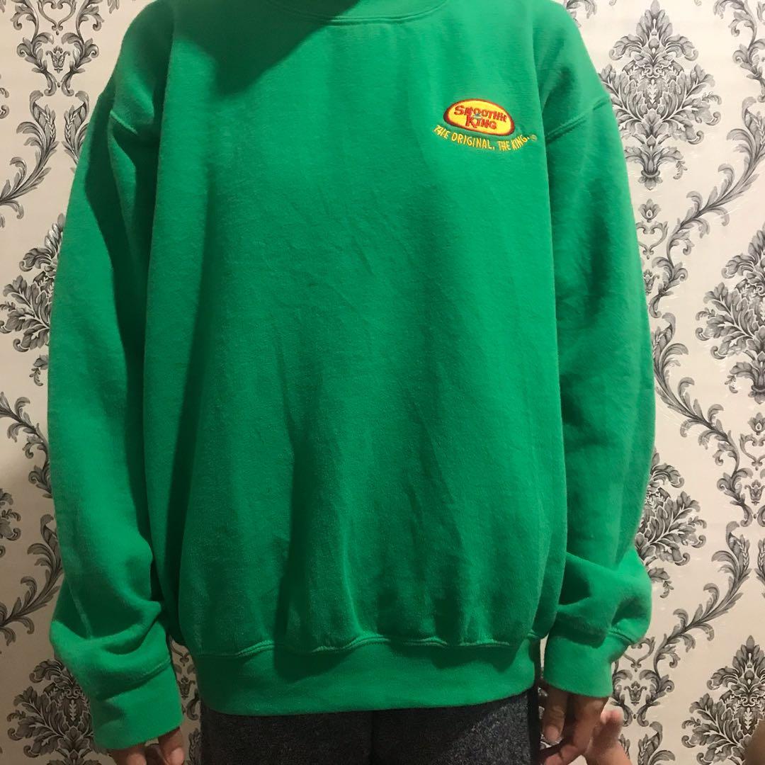 Gildan smoothie king sweatshirt with embroidered logo