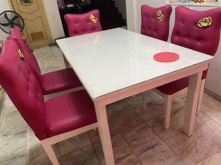 HELLO KITTY THEMED DINING TABLE & CHAIRS HELLO KITTY THEMED DINING TABLE & CHAIRS