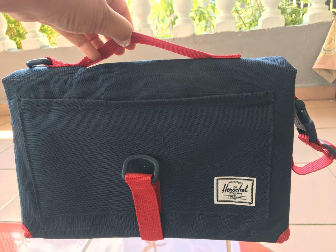 Herschel shop toiletry bag