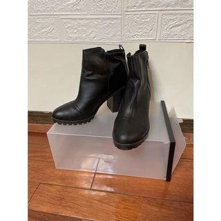 H&M DIVIDED 黑色拉鍊高跟粗跟皮靴附圖中收納盒