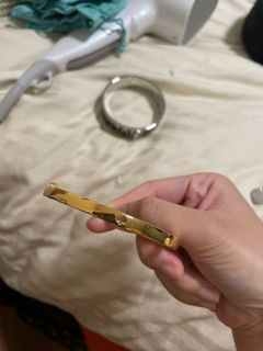 （分類：）位於 。 由 preloved_owned 提交（商品編號 1094728777，圖片 1）。簡介： 。