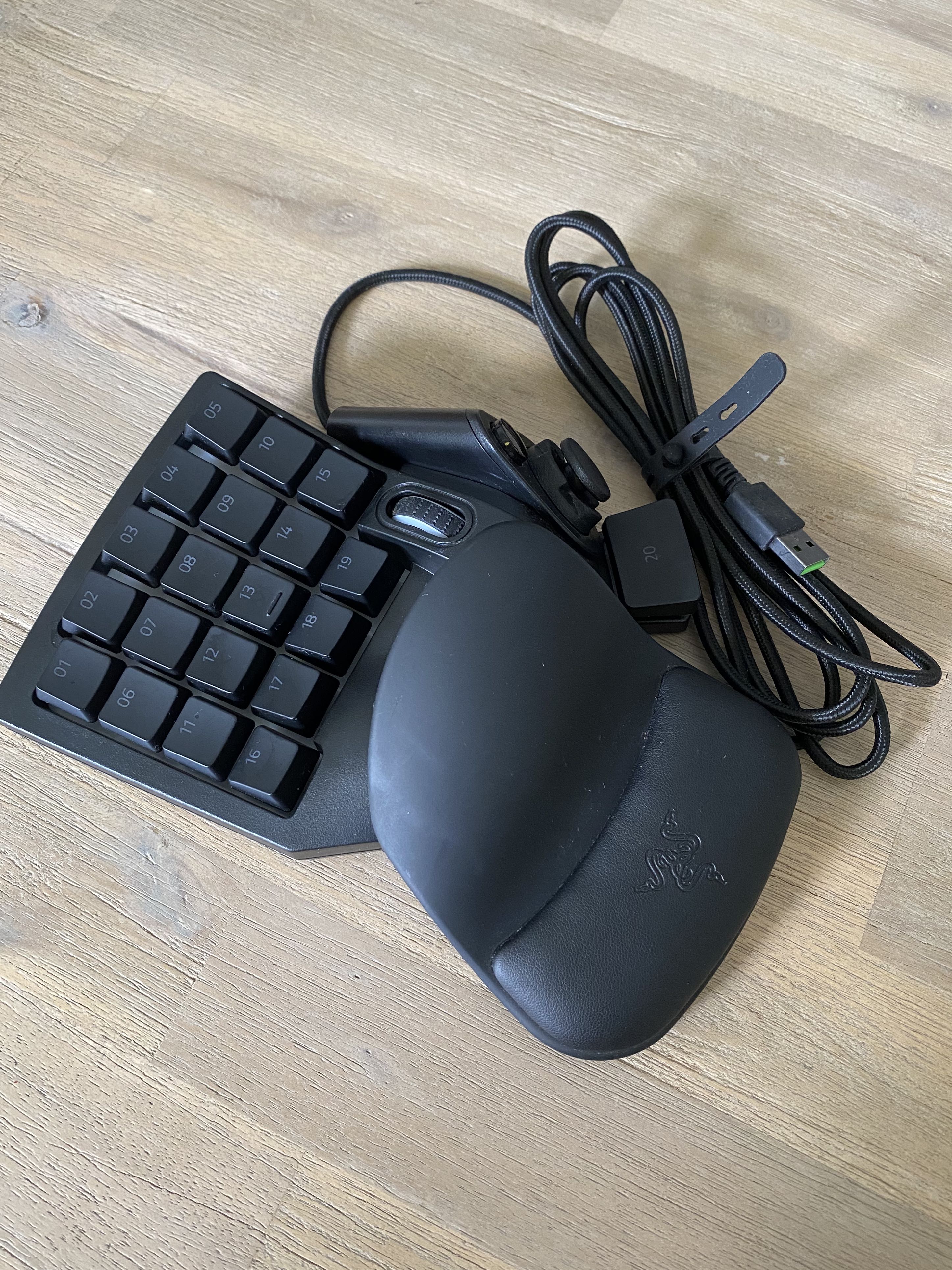 Like New Razer Tartarus V2 Gaming Keypad Keyboard Computers And Tech Parts And Accessories 7361