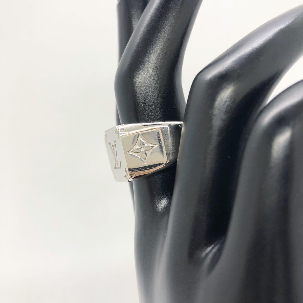 Shop Louis Vuitton Monogram signet ring (M62488, M62487) by JOY＋