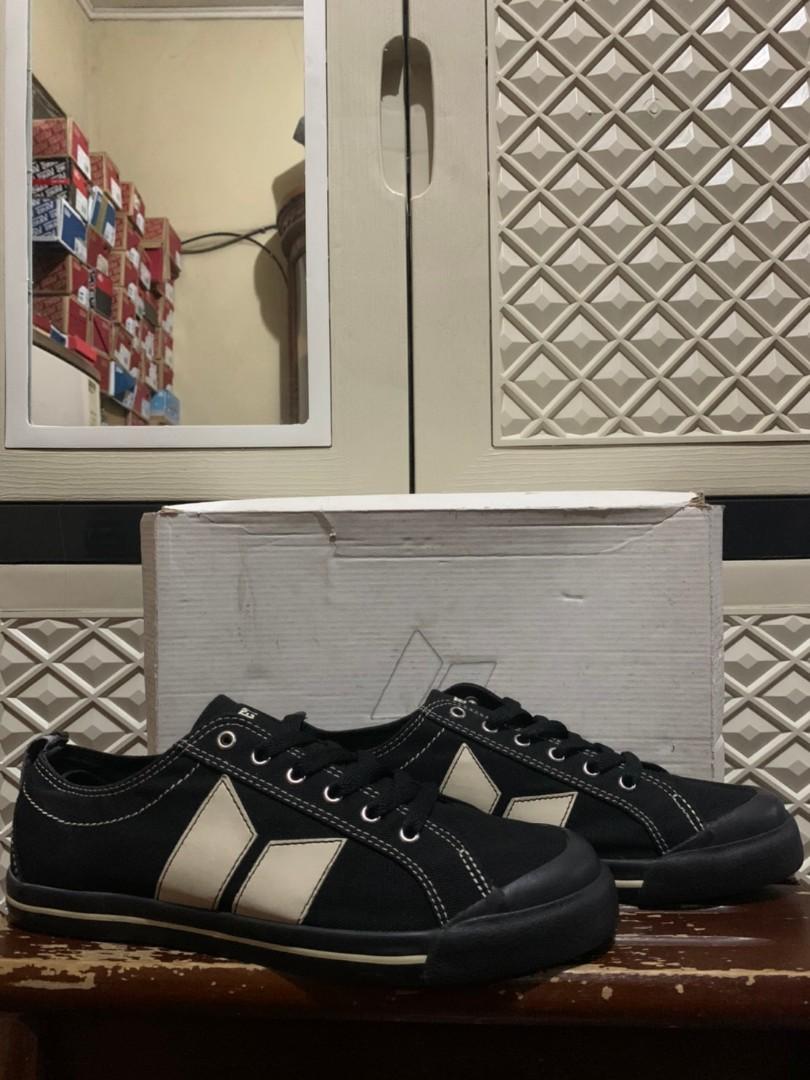Macbeth eliot discount black cement