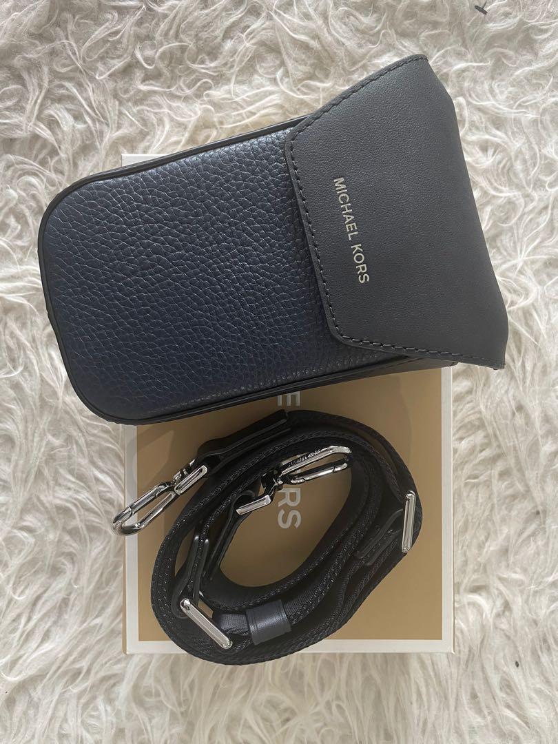 michael kors phone pouch