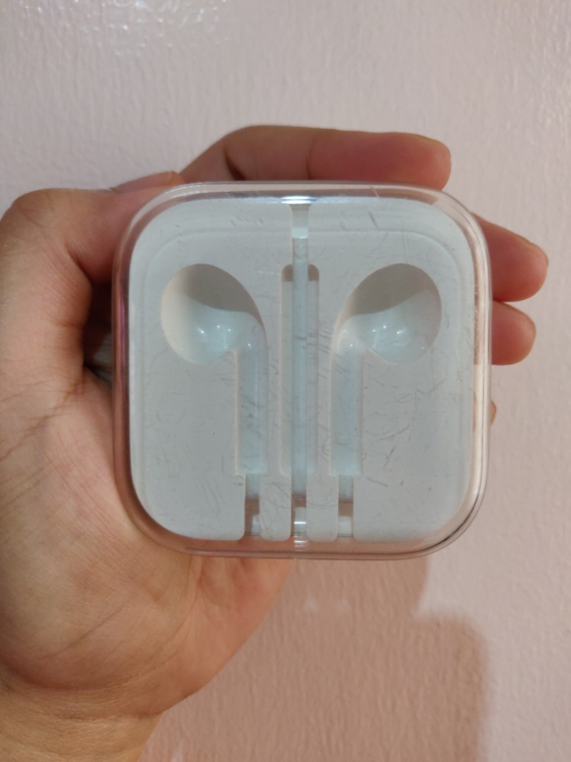 Original Apple EarPods Case, Audio, Earphones on Carousell