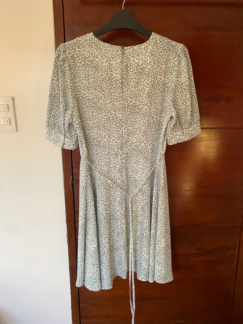 Pomelo Blue Floral Dress (Category: Dresses) located in Cainta. Submitted by alesells (Listing ID 1094680586, Image 2). Description: Used only once. .