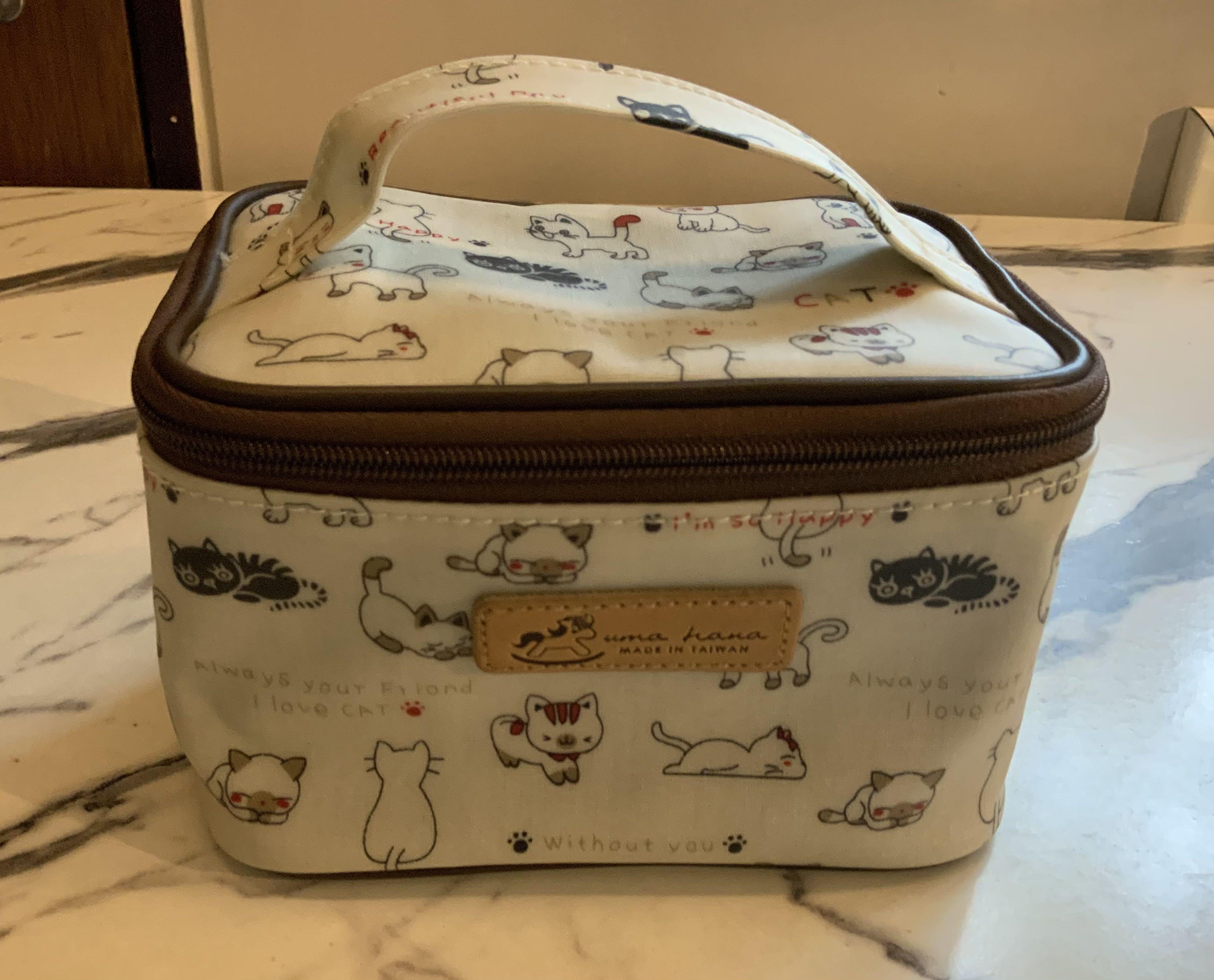Uma Hana Travel Make-up Bag (Category: Makeup) located in Mandaluyong City. Submitted by yenzeb (Listing ID 1094733367, Image 1). Description: 🦋 Uma Hana Travel Make-up Bag - In good condition, no flaws - RFS: Decluttering - METRO MANILA ONLY - DELIVERY ONLY.
