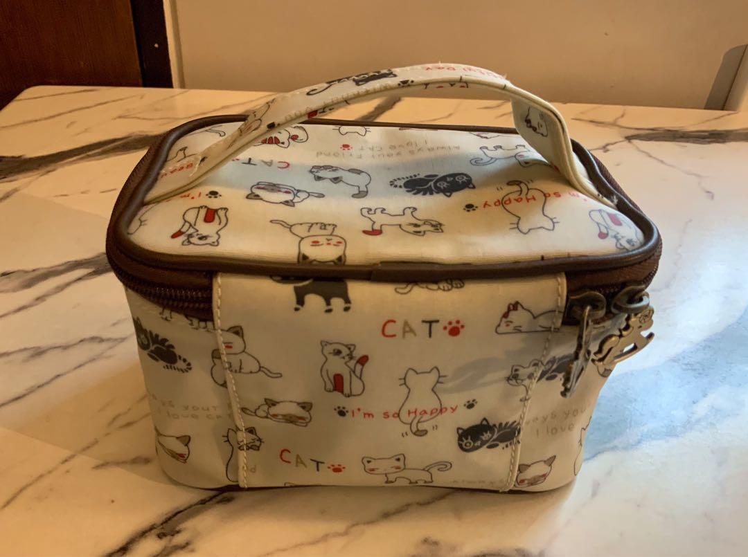 Uma Hana Travel Make-up Bag (Category: Makeup) located in Mandaluyong City. Submitted by yenzeb (Listing ID 1094733367, Image 3). Description: 🦋 Uma Hana Travel Make-up Bag - In good condition, no flaws - RFS: Decluttering - METRO MANILA ONLY - DELIVERY ONLY.
