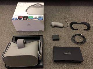SALE!!! 64gb Oculus Go with complete accessories