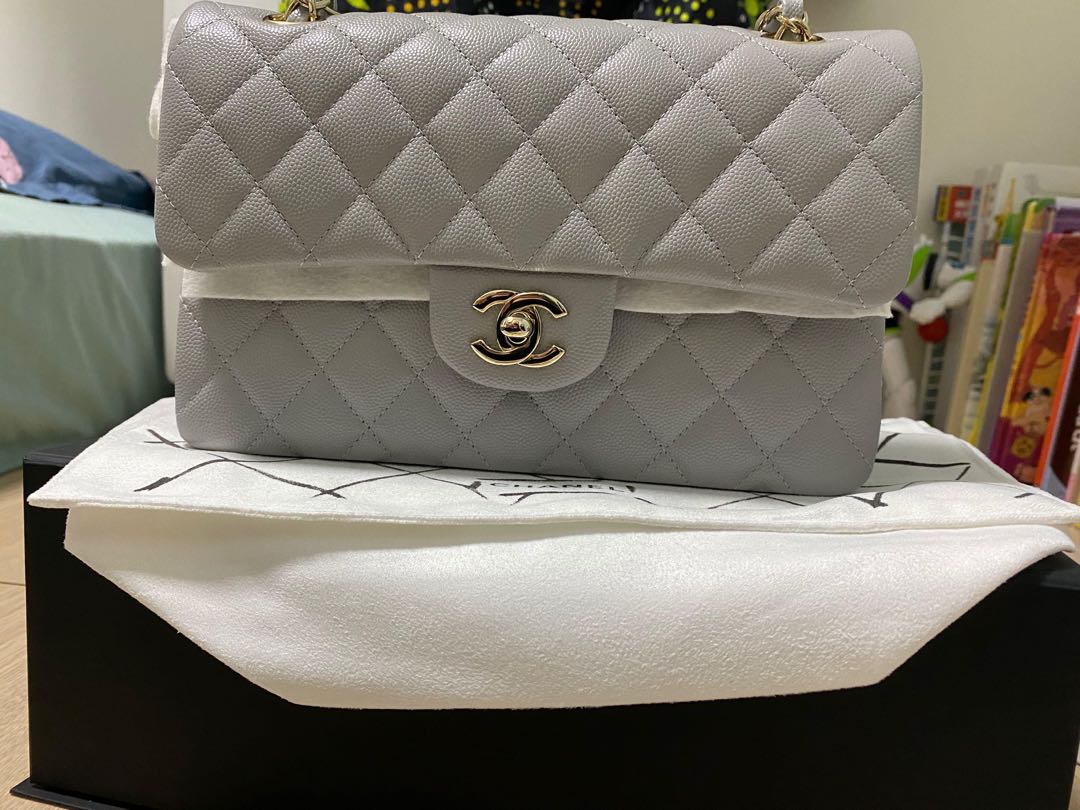 🦄💖 Chanel 21A Grey Caviar Small Classic Flap, Luxury, Bags & Wallets on  Carousell