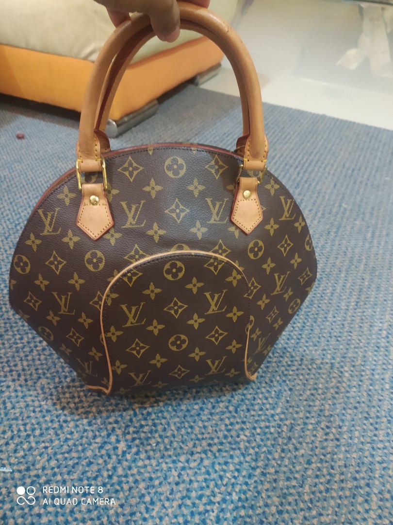 Beg LV, Women's Fashion, Bags & Wallets, Purses & Pouches on Carousell