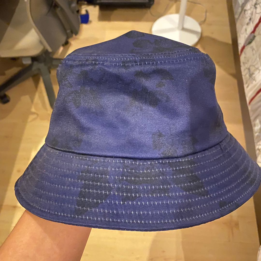 Bucket hat hot sale bench