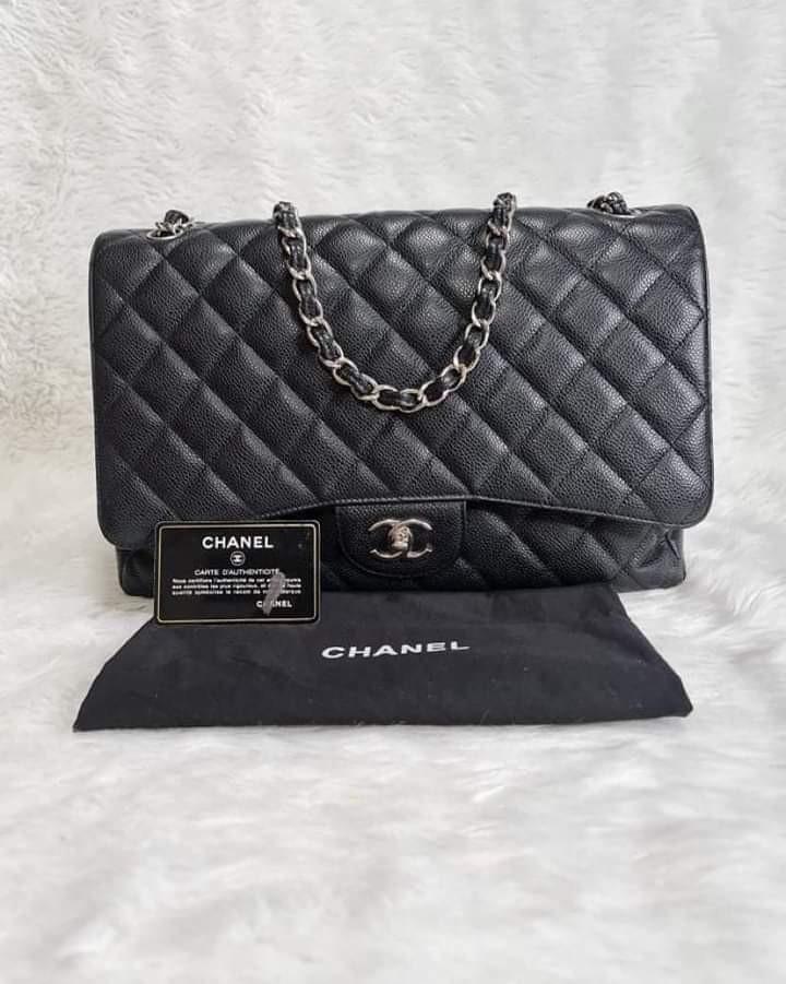 Chanel Maxi Flap (Category: Luxury Bags & Wallets) located in Manila. Submitted by bagislifeshop (Listing ID 1094951911, Image 1). Description: 8.5/10 condition.