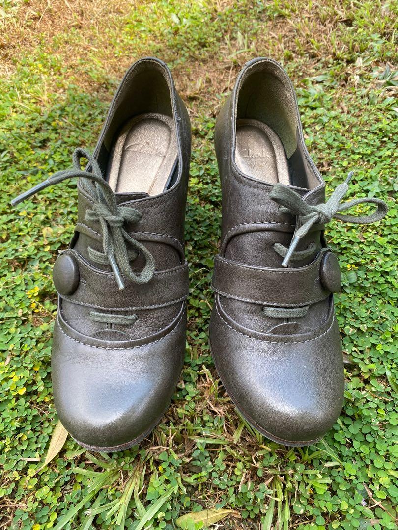 Clarks pumps price store