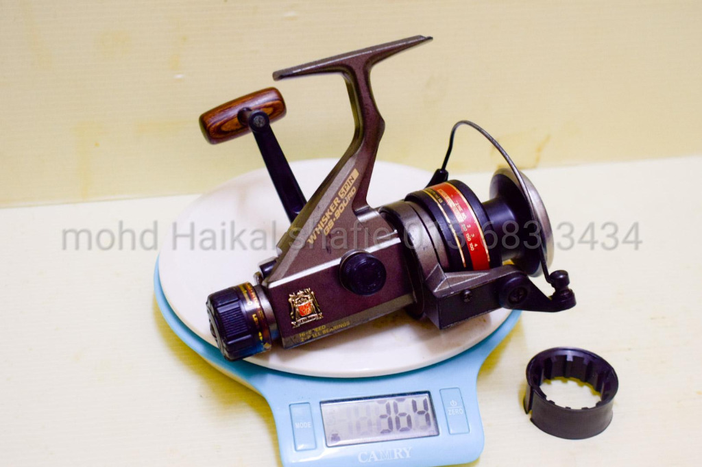 Daiwa Carb Sport 700 Used Vintage Spinning Reels Fishing Good Condition  Japan