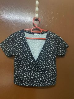 (Category: ) located in . Submitted by preloved_item01 (Listing ID 1094875898, Image 1). Description: .