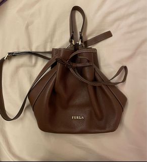 (Category: ) located in . Submitted by ellekha (Listing ID 1094972974, Image 1). Description: .
