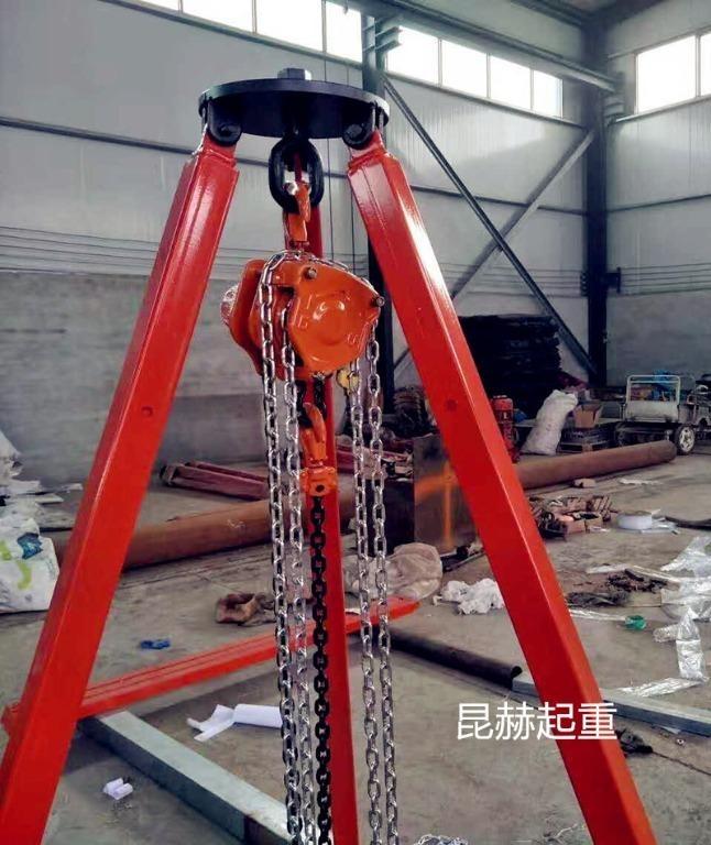 LIFTING TRIPOD WITH CHAIN BLOCK, Commercial & Industrial, Construction