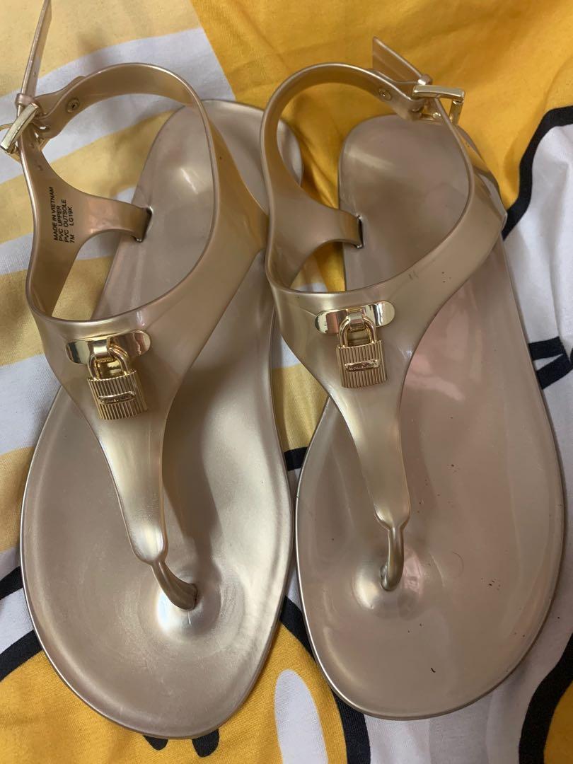 michael kors jelly sandals, Women's Fashion, Footwear, Flats & Sandals on  Carousell