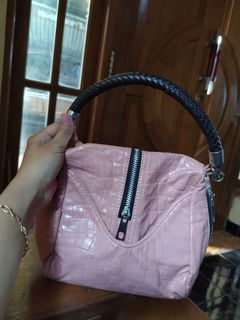 (Kategori: ) berada di . Dikirim oleh ds.lestari (ID iklan 1094814390, Gambar 1). Deskripsi: .