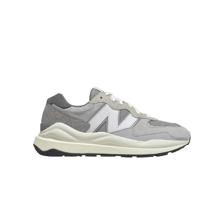 New Balance 5740 Grey, Men's Fashion, Footwear, Sneakers on Carousell