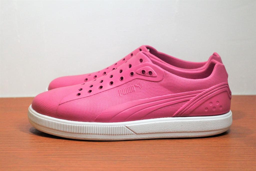 Puma Future Suede Injex Beetroot Purple (Category: Sneakers) located in Pasig City. Submitted by ellaburning (Listing ID 1094825272, Image 2). Description: Original Puma Future Suede Injex Beetroot Purple - ideal for rainy days since the item can be dried easily - see photos for the condition of the shoes - slightly used - slightly negotiable RFS: no longer using.