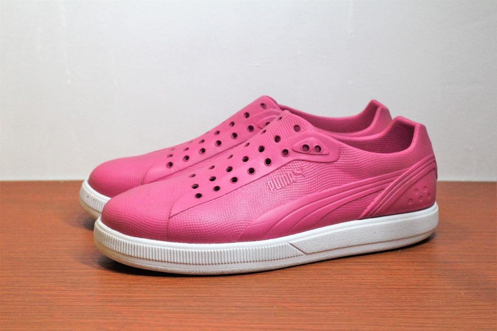 Puma Future Suede Injex Beetroot Purple (Category: Sneakers) located in Pasig City. Submitted by ellaburning (Listing ID 1094825272, Image 1). Description: Original Puma Future Suede Injex Beetroot Purple - ideal for rainy days since the item can be dried easily - see photos for the condition of the shoes - slightly used - slightly negotiable RFS: no longer using.