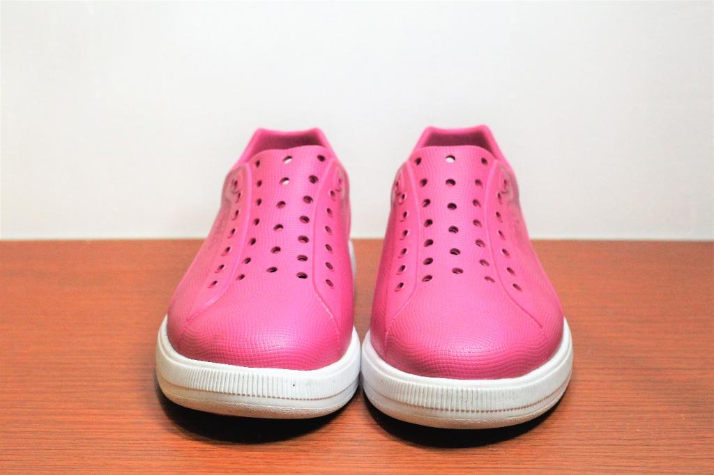 Puma Future Suede Injex Beetroot Purple (Category: Sneakers) located in Pasig City. Submitted by ellaburning (Listing ID 1094825272, Image 3). Description: Original Puma Future Suede Injex Beetroot Purple - ideal for rainy days since the item can be dried easily - see photos for the condition of the shoes - slightly used - slightly negotiable RFS: no longer using.