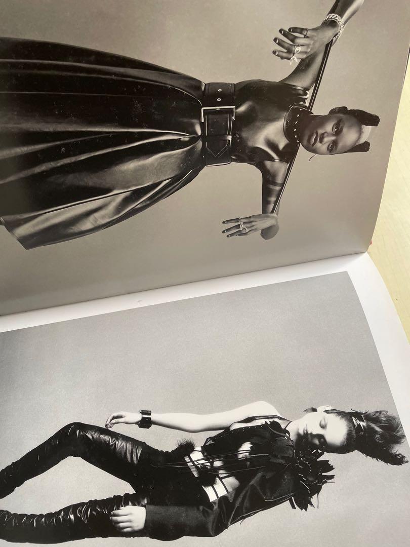 Rei Kawakubo Comme des Gar ons by Taschen