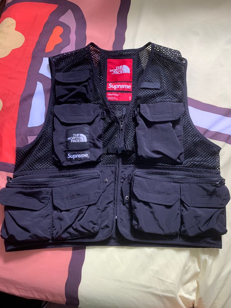 Supreme x tnf cargo vest black, 男裝, 上身及套裝, 背心- Carousell