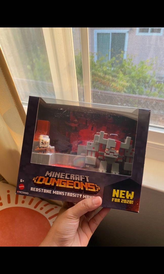 Minecraft dungeons hotsell 25cm redstone monstrosity