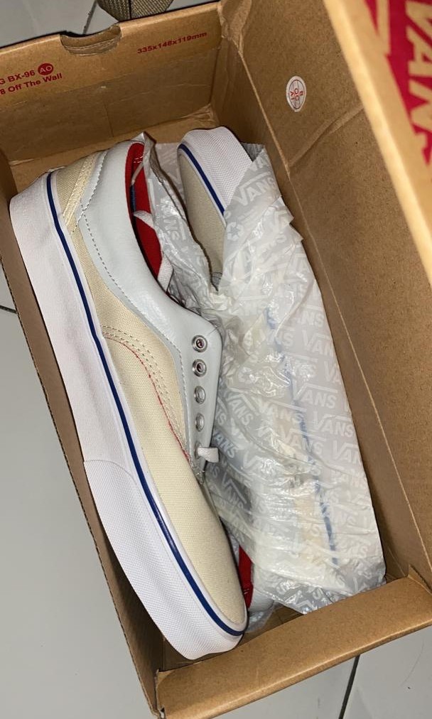 Vans outside discount in era