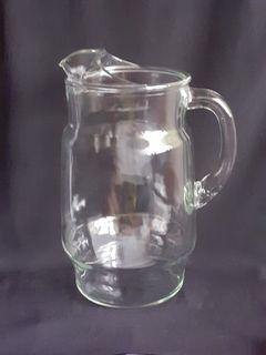 Vintage pitcher, clear pressed glass, 2.4L capacity, hardly used