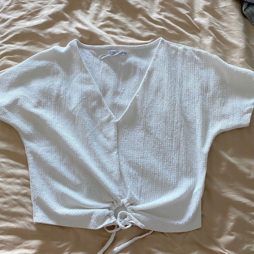 Zara Top (Category: Blouses) located in Manila. Submitted by declutters137 (Listing ID 1094862077, Image 1). Description: .