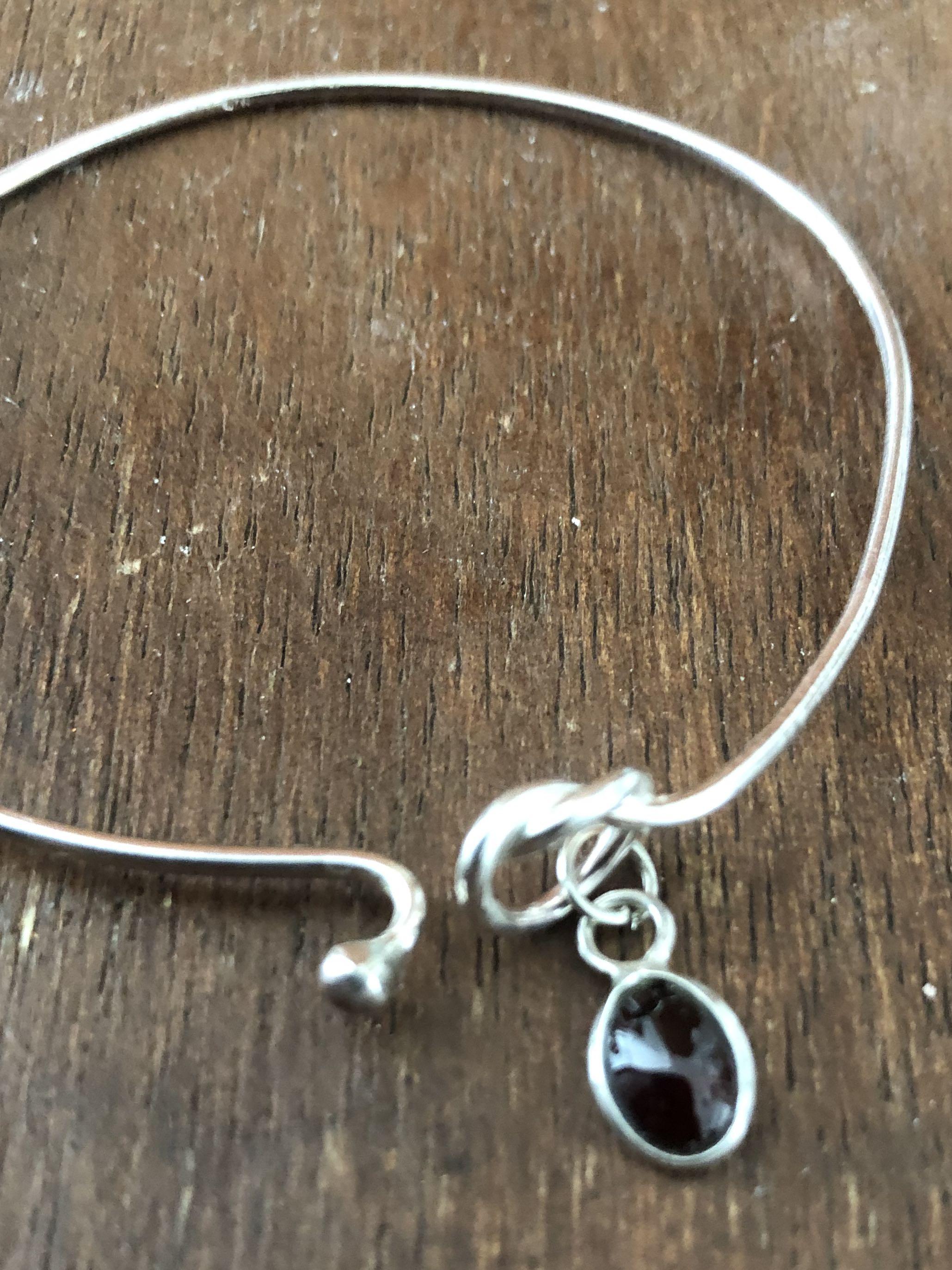 92.5 Silver Wire Bracelet with Ruby (Category: Bracelets) located in Muntinlupa City. Submitted by declutter_with_me (Listing ID 1095041090, Image 2). Description: 92.5 Silver Wire Bracelet with Ruby.