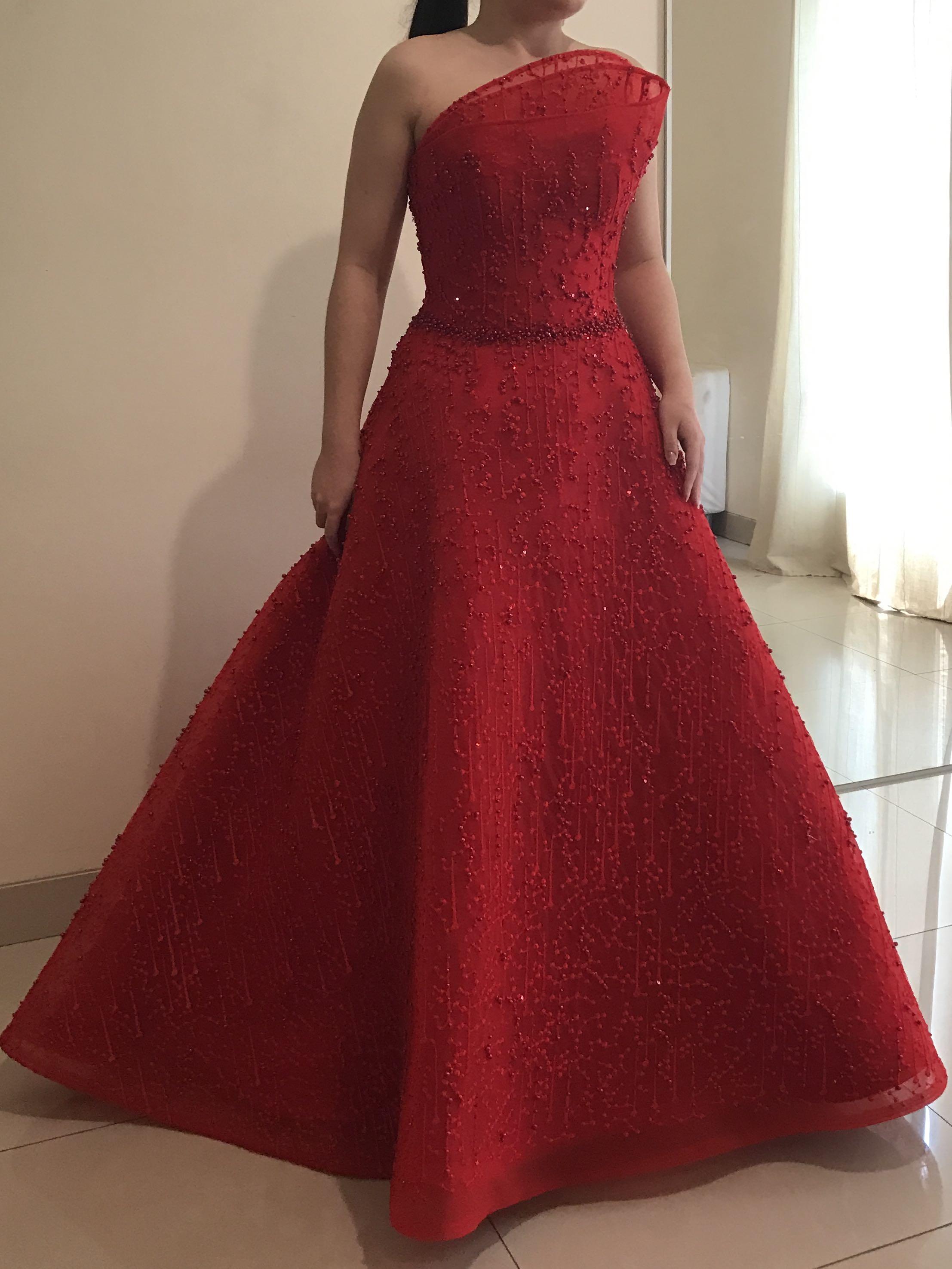 CUSTOM BALL GOWN gaun pesta wedding sangjit teapai pernikahan custom made desainer designer by Winda Halomoan in red warna merah