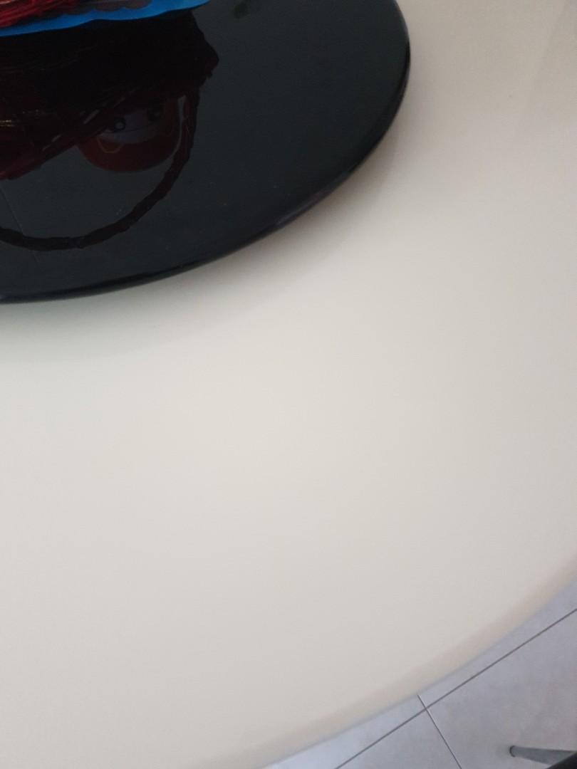 Dining Table (Category: Tables & Sets) located in Singapore. Submitted by mrongsuccess (Listing ID 1095047282, Image 1). Description: .