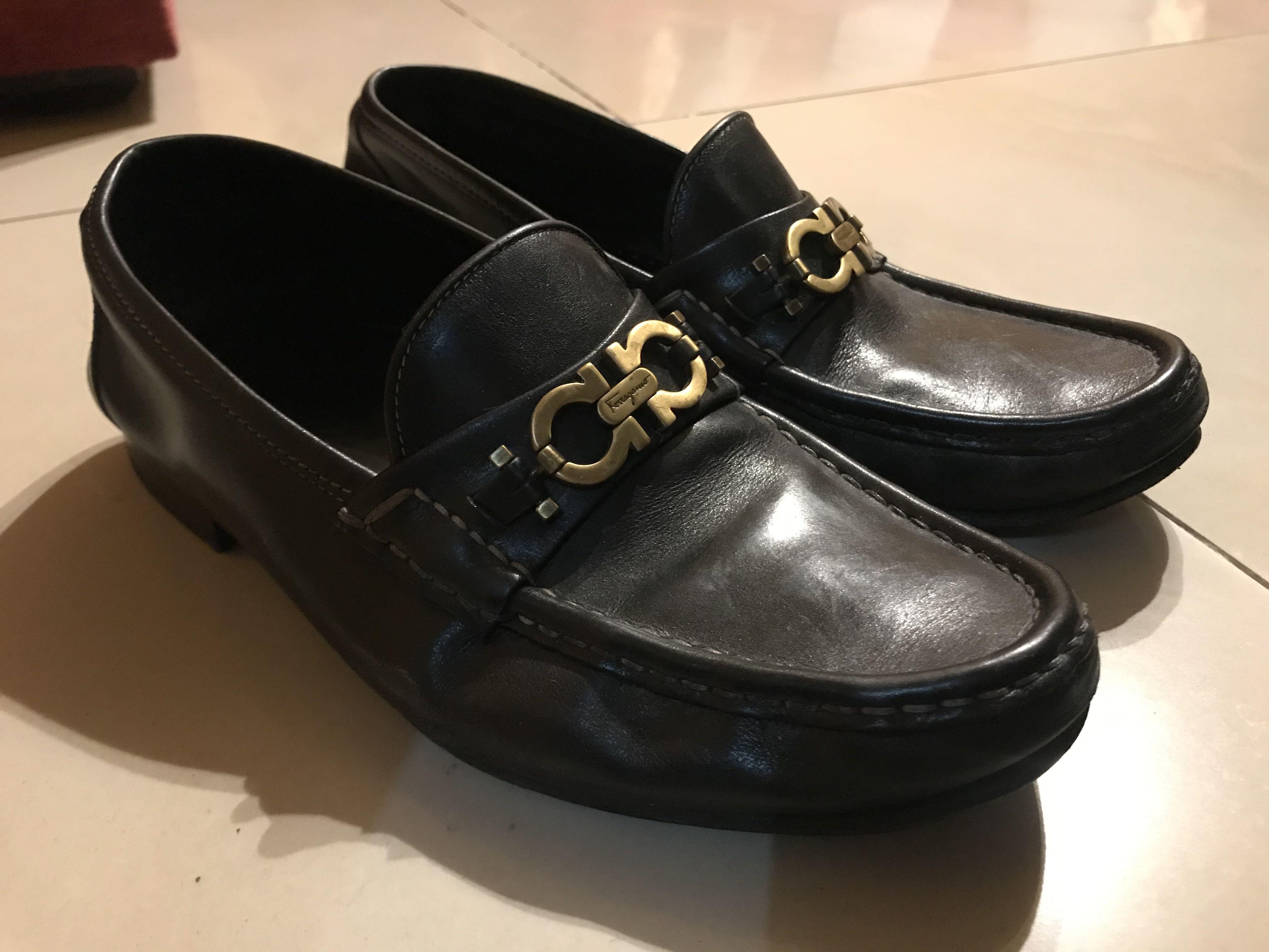Ferragamo salvatore mens 37 authentic (Category: Casual Shoes) located in San Pedro. Submitted by harucloset (Listing ID 1094890245, Image 3). Description: Ferragamo salvatore for mens Guaranteed original Size 37 mens Good condition sign of usage outsole.