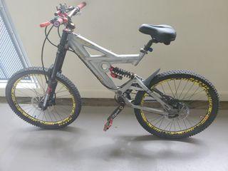 gt fury 3.0 downhill bike