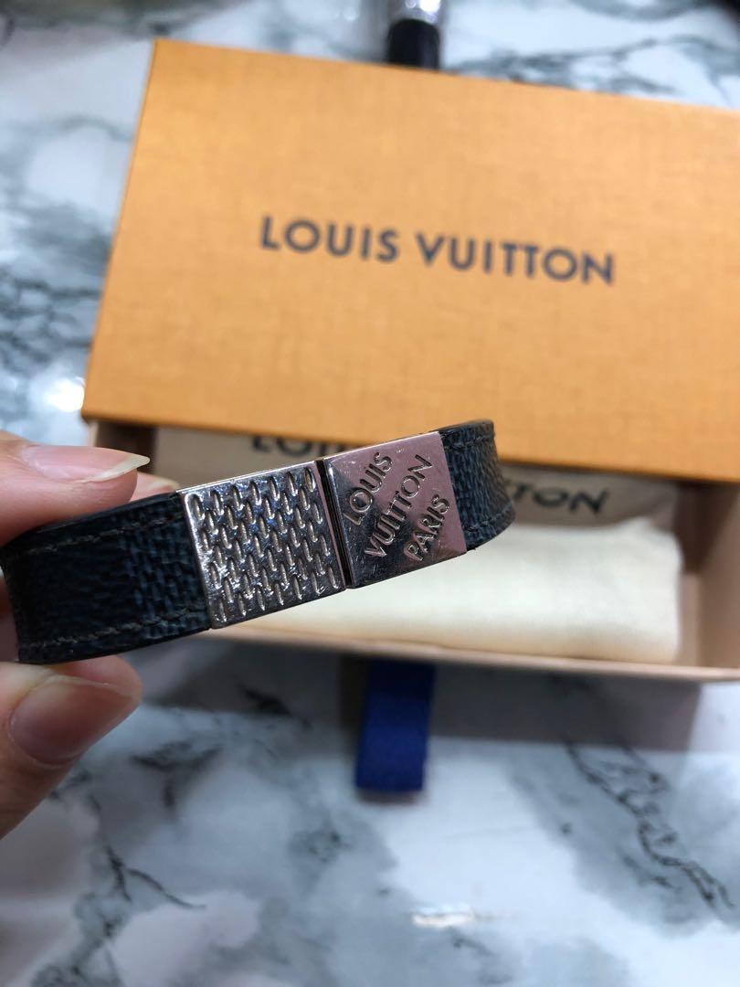 Louis Vuitton Damier Pull It Bracelet, Barang Mewah, Aksesoris di Carousell