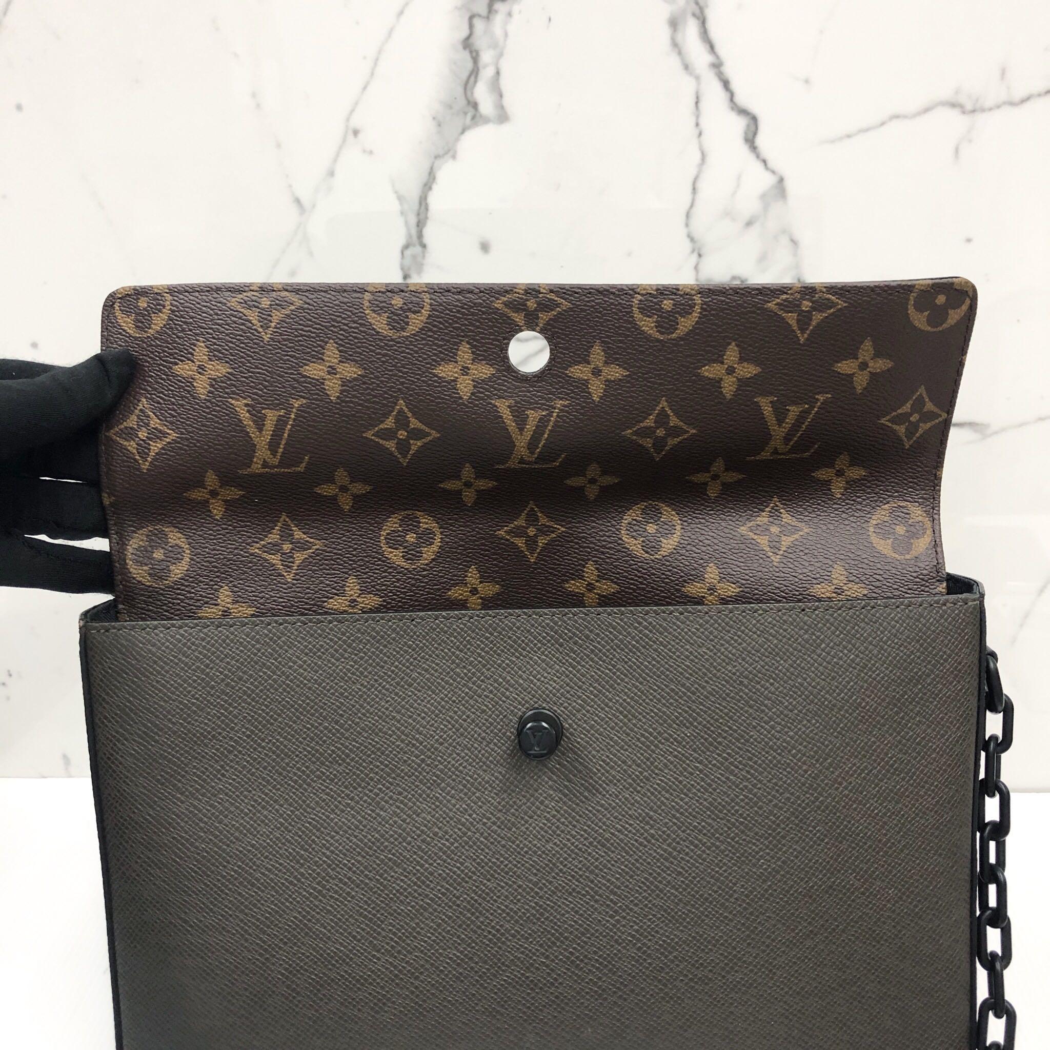 🌸 Louis Vuitton Favorite MM Monogram Chain Clutch Crossbody Bag (FL1124)  🌸