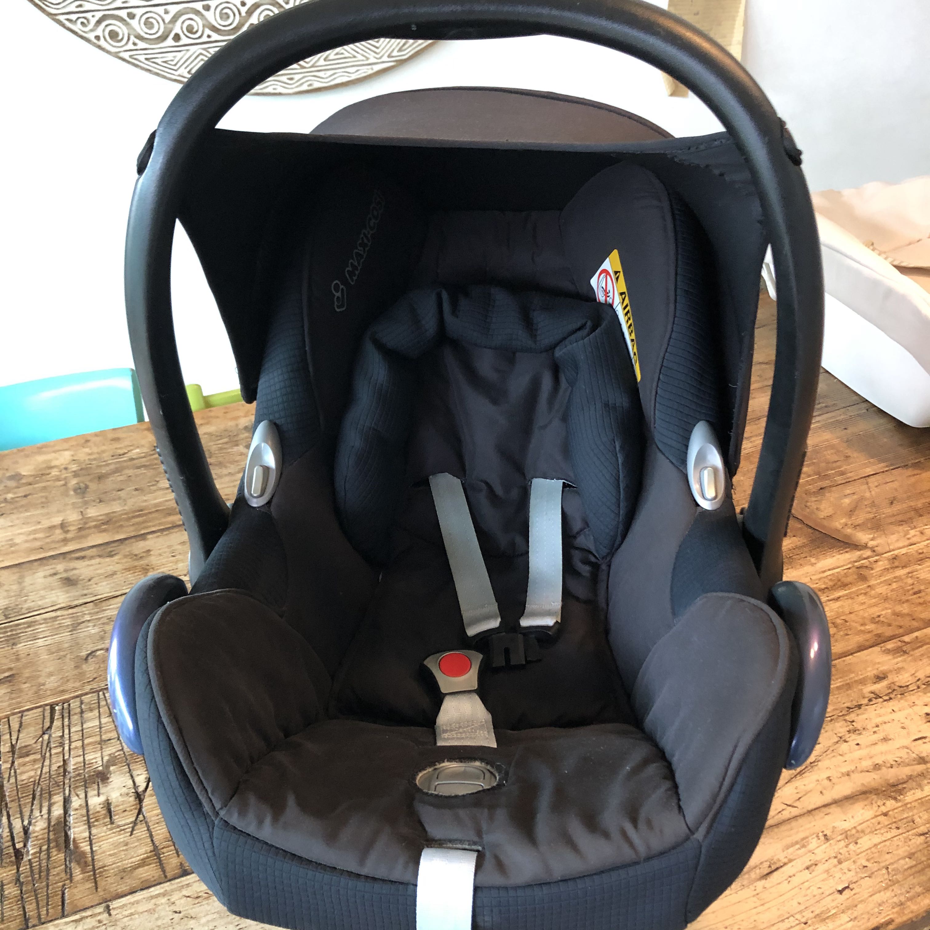 Maxi Cosi Cabrio Fix incl. Babyzen Yoyo adapter, Babies & Kids, Going